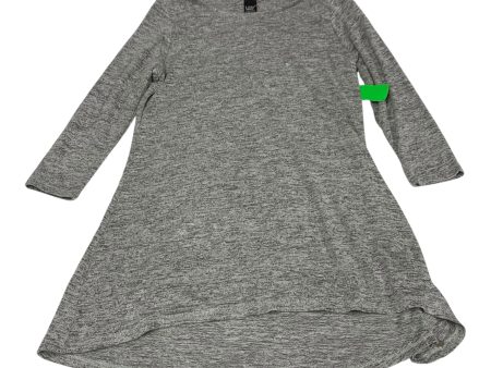 Top 3 4 Sleeve By Clothes Mentor In Grey, Size:M on Sale